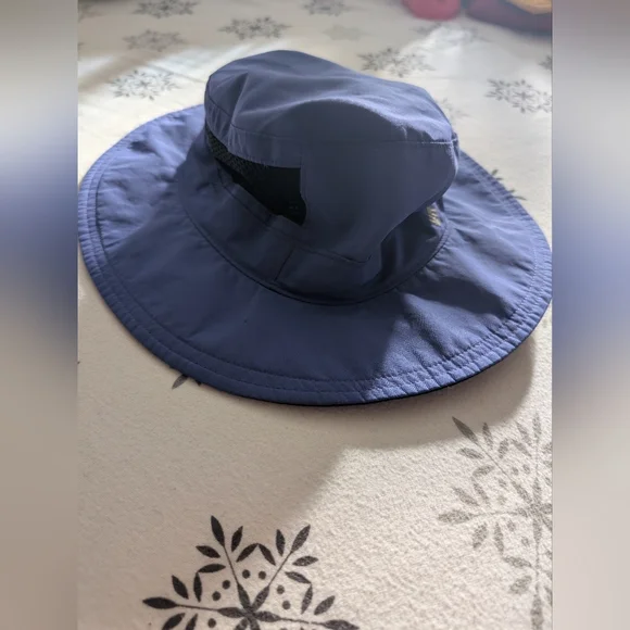 Columbia Bucket Hat - Picture 1 of 3